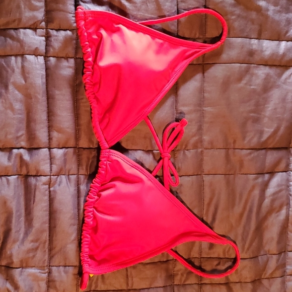Red Bikini - Picture 5 of 7
